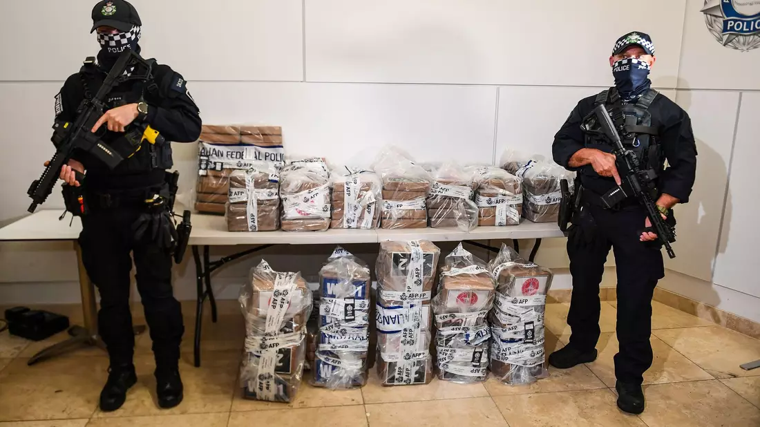 Die Polizei nahm elf Verdächtige fest (Foto aktuell). - Bild: Jono Searle/AAP/dpa