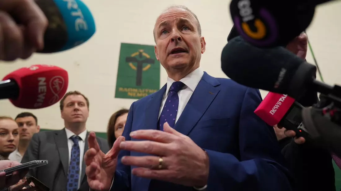 Seine Partei Fianna Fáil liegt auf Kurs, stärkste Kraft in Irland zu werden: Vizeregierungschef Micheál Martin. - Bild: Jacob King/PA Wire/dpa