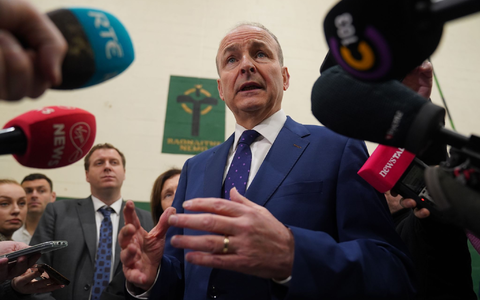 Seine Partei Fianna Fáil liegt auf Kurs, stärkste Kraft in Irland zu werden: Vizeregierungschef Micheál Martin. - Foto: Jacob King/PA Wire/dpa