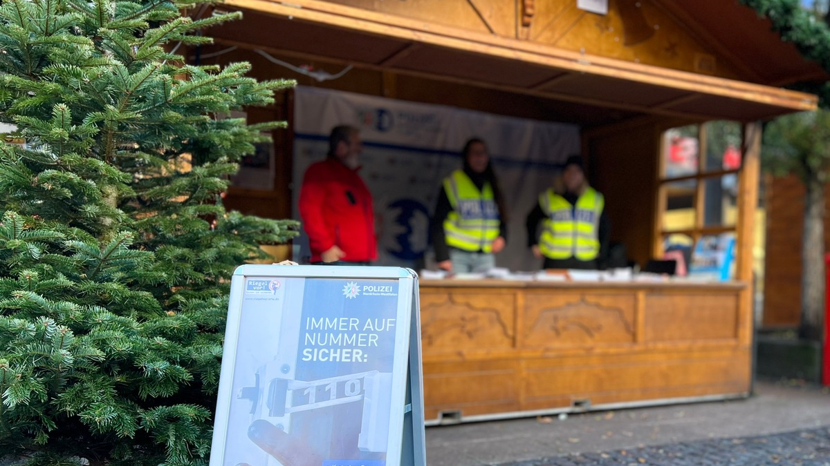 POL-DU: Stadtmitte: Kriminalprävention zum Greifen nah - Beratung auf dem Weihnachtsmarkt - Foto: presseportal.de