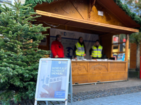 POL-DU: Stadtmitte: Kriminalprävention zum Greifen nah - Beratung auf dem Weihnachtsmarkt - Foto: presseportal.de