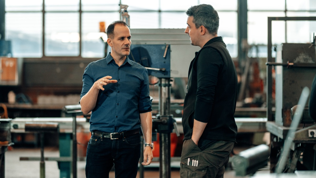 Digitalisierung, die sich lohnt: Adrian und Oliver Bauer von der ProjektBauer GmbH verraten 5 Bereiche, in denen traditionelle Handwerker dringend nachbessern müssen - Foto: presseportal.de