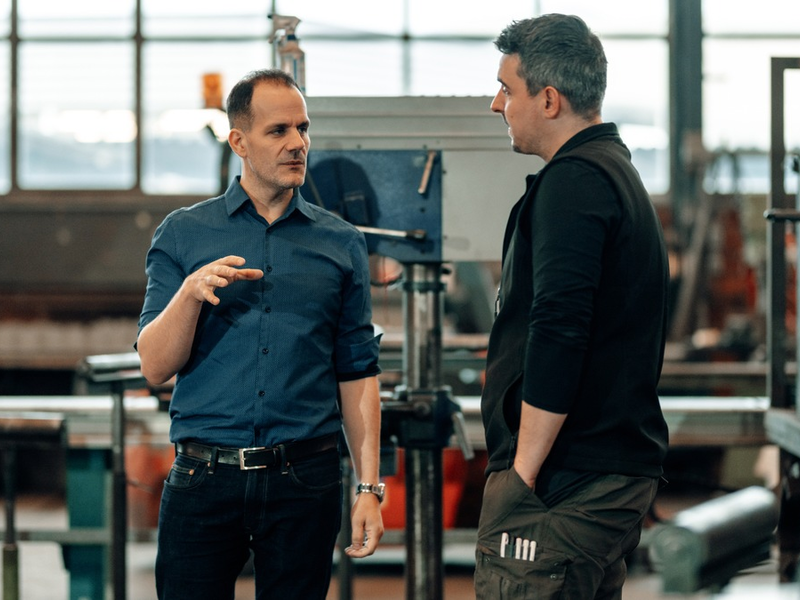 Digitalisierung, die sich lohnt: Adrian und Oliver Bauer von der ProjektBauer GmbH verraten 5 Bereiche, in denen traditionelle Handwerker dringend nachbessern müssen - Foto: presseportal.de