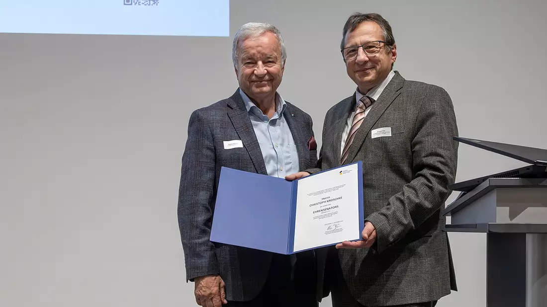 Christoph Kroschke als Ehrensenator der HfWU ausgezeichnet / Würdigung seines Engagements für Bildung und Stiftungskultur - Bild: presseportal.de