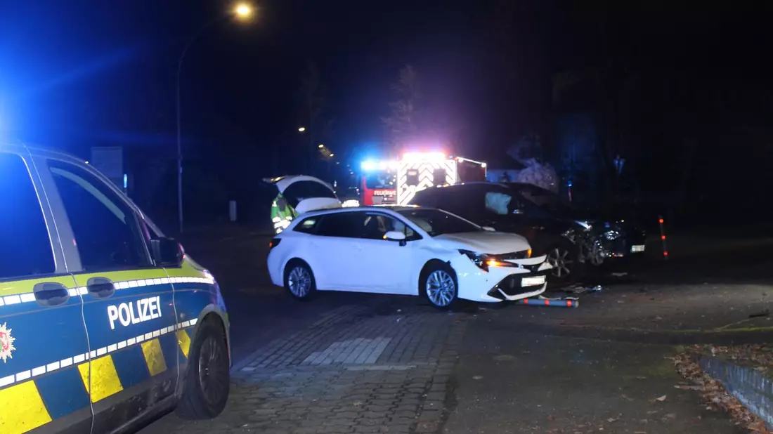 POL-RBK: Bergisch Gladbach - Zusammenstoß zweier Pkw - eine Person leicht verletzt - Bild: presseportal.de