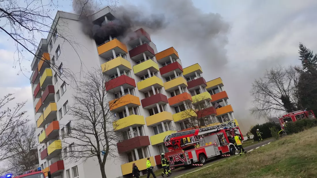 FW Celle: Aktuelle Einsatzinfo - Wohnungsbrand! - Bild: presseportal.de