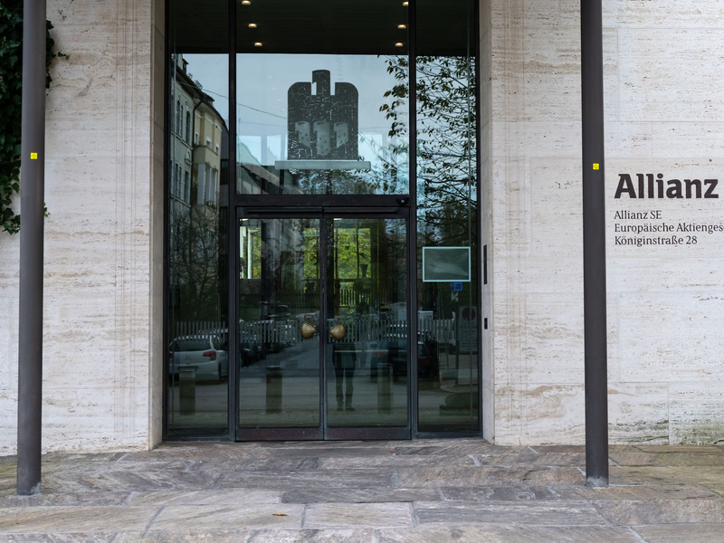 Die Allianz ist größter deutscher Versicherer und auch in der Lebensversicherung Marktführer. - Foto: Sven Hoppe/dpa