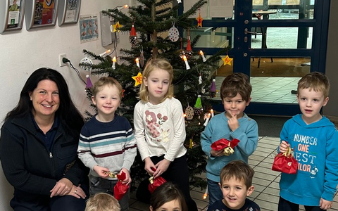 POL-PDMY: Weihnachtsbaumschmück-Tradition bei der Polizei Cochem - Foto: presseportal.de