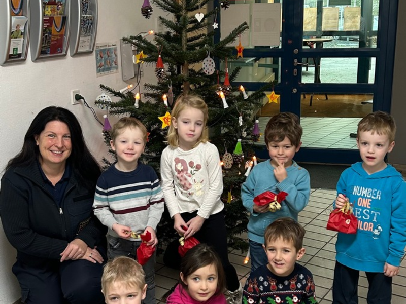 POL-PDMY: Weihnachtsbaumschmück-Tradition bei der Polizei Cochem - Foto: presseportal.de