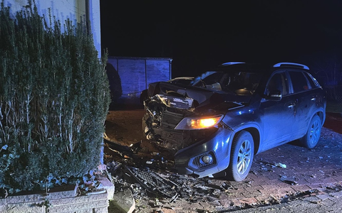 POL-MI: Alkoholisierter Autofahrer kracht in Hauswand - Foto: presseportal.de