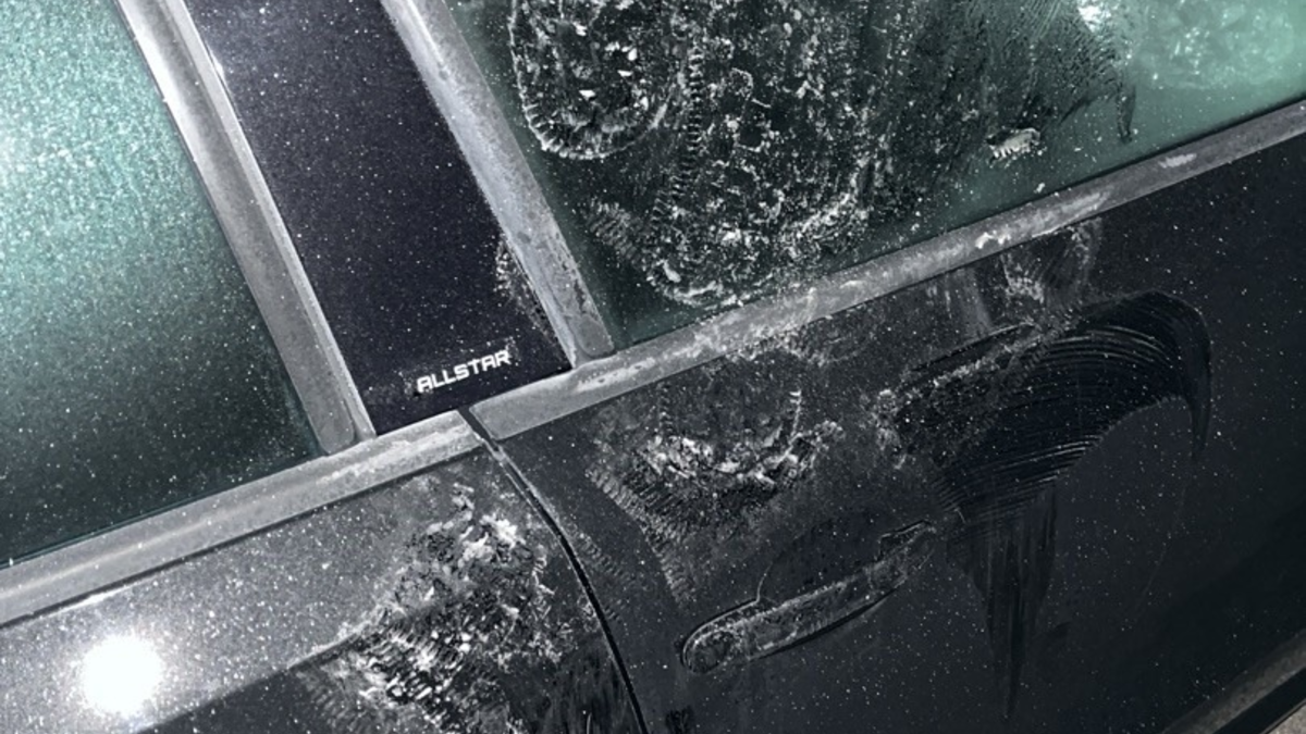 POL-HRO: Polizei sucht Zeugen: Mann beschädigt 20 Fahrzeuge in Boizenburg - Foto: presseportal.de