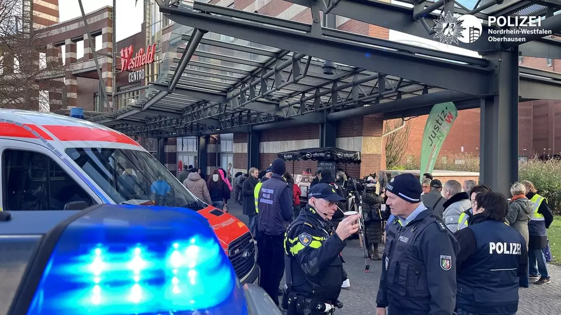 POL-OB: Gemeinsame Pressemitteilung der Polizei Oberhausen und der Staatsanwaltschaft Duisburg: Erfolgreicher Austausch am CentrO - Polizei, Politie und Staatsanwaltschaft im Bürgerdialog - Bild: presseportal.de