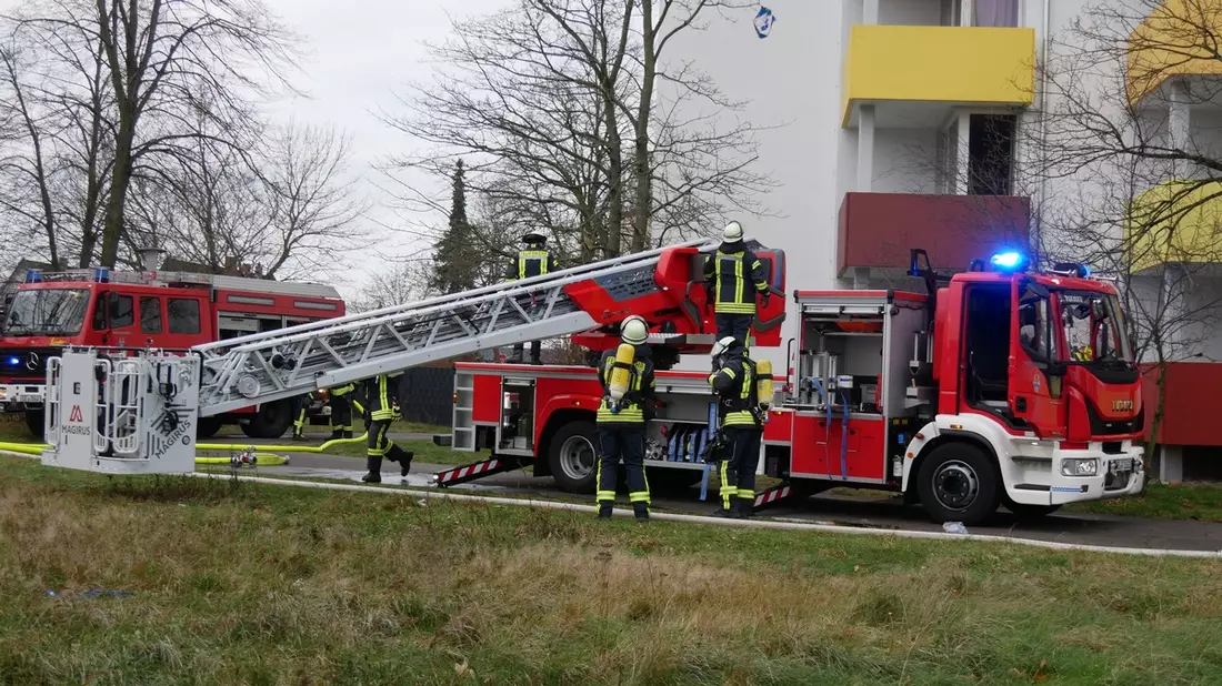 FW Celle: Wohnungsbrand im 6. OG eines Wohnkomplexes - Bild: presseportal.de