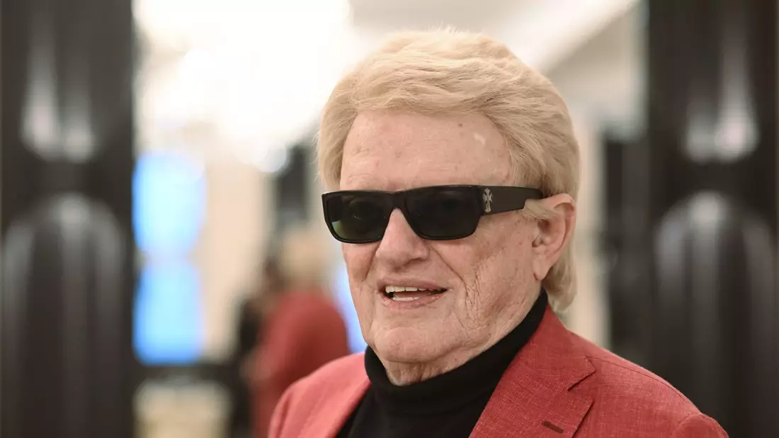 Mallorca ruft und Heino kommt. Der Schlagersänger tritt mit 86 Jahren demnächst am Ballermann auf. - Bild: Robert Michael/dpa