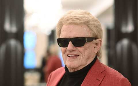 Mallorca ruft und Heino kommt. Der Schlagersänger tritt mit 86 Jahren demnächst am Ballermann auf. - Foto: Robert Michael/dpa