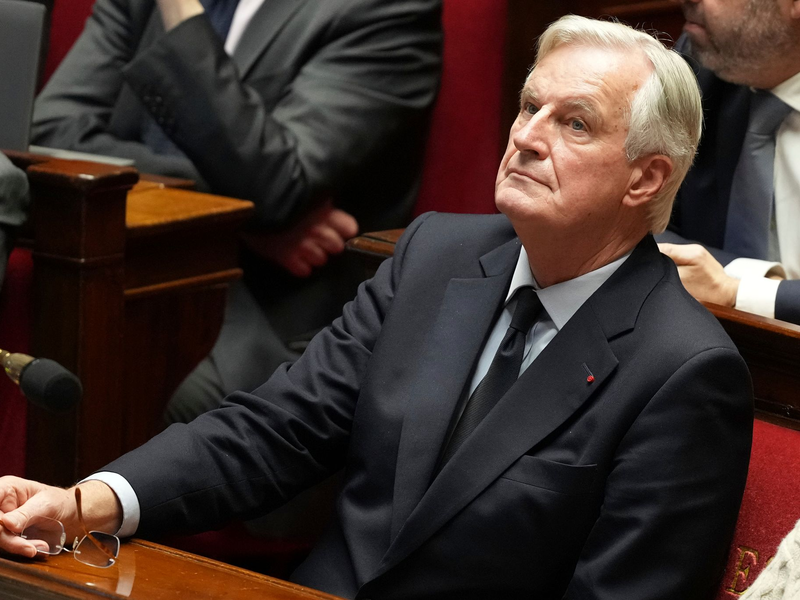 In Frankreich droht der Sturz der Mitte-Rechts-Regierung von Michel Barnier. - Foto: Michel Euler/AP/dpa