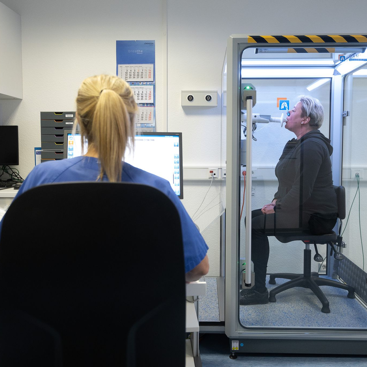 Langzeitfolgen treten bei den seit einiger Zeit kursierenden Omikron-Varianten deutlich seltener auf als bei den anfangs vorhandenen. (Archivbild) - Foto: Sebastian Gollnow/dpa