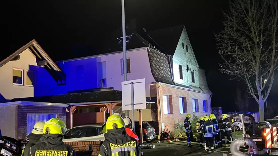 FW-WAF: Bewohner vom Rauch überrascht - Drei Personen konnten sich in Sicherheit bringen - Bild: presseportal.de