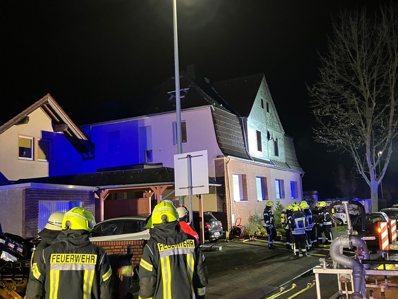 FW-WAF: Bewohner vom Rauch überrascht - Drei Personen konnten sich in Sicherheit bringen - Foto: presseportal.de