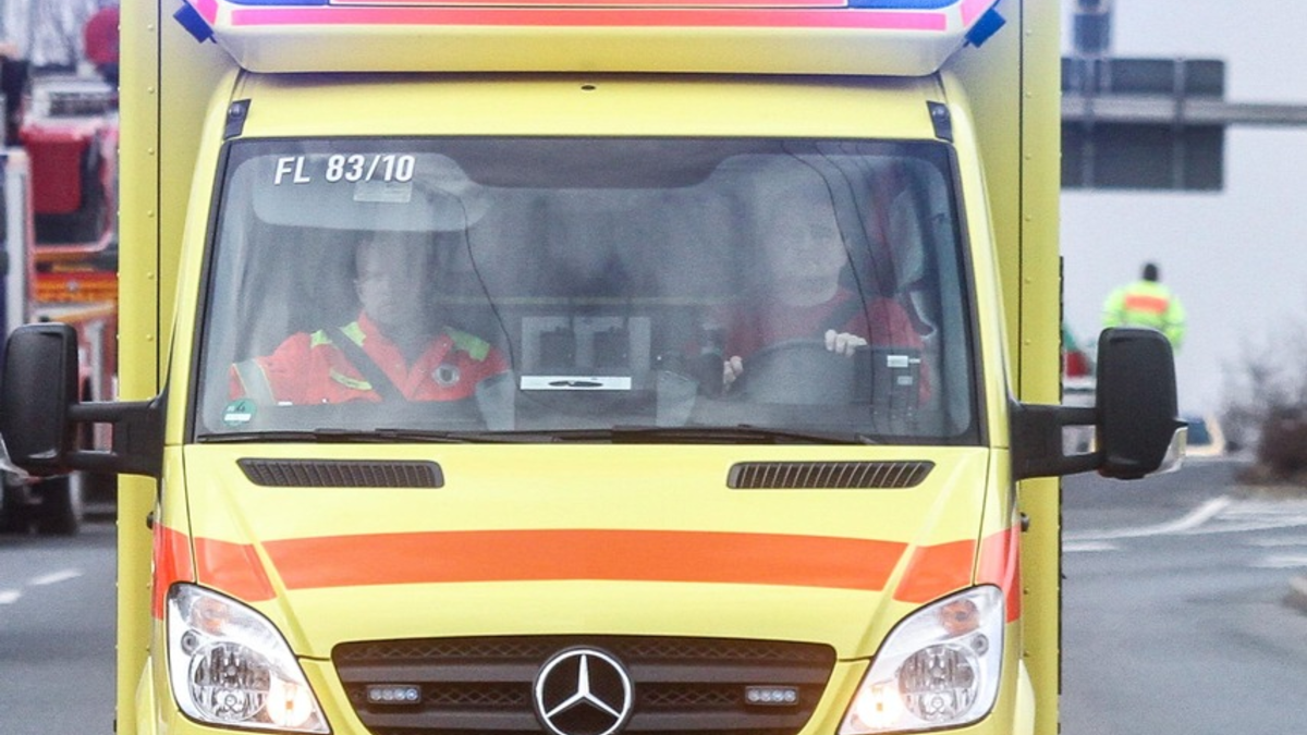 FW Dresden: Arbeitsunfall in der Semperoper - mehrere Personen leicht verletzt - Foto: presseportal.de