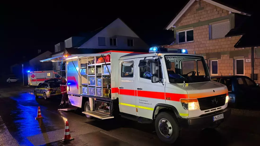 KFV Bodenseekreis: Großbrand in Neufrach - Feuerwehr verhindert Übergreifen auf Wohnhaus - Bild: presseportal.de