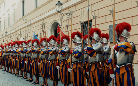 Schwur für den Papst: zweiteilige 3sat/SRF-Doku über die Schweizergarde - Foto: presseportal.de