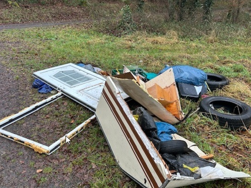 POL-PDMY: Illegale Müllentsorgung - Zeugen gesucht - Foto: presseportal.de