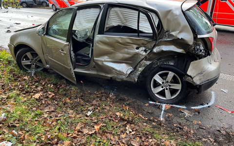 POL-DU: Alt-Homberg: Autofahrerin nach Zusammenstoß schwer verletzt - Foto: presseportal.de