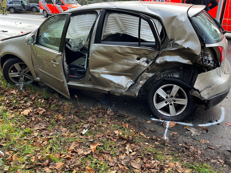 POL-DU: Alt-Homberg: Autofahrerin nach Zusammenstoß schwer verletzt - Foto: presseportal.de