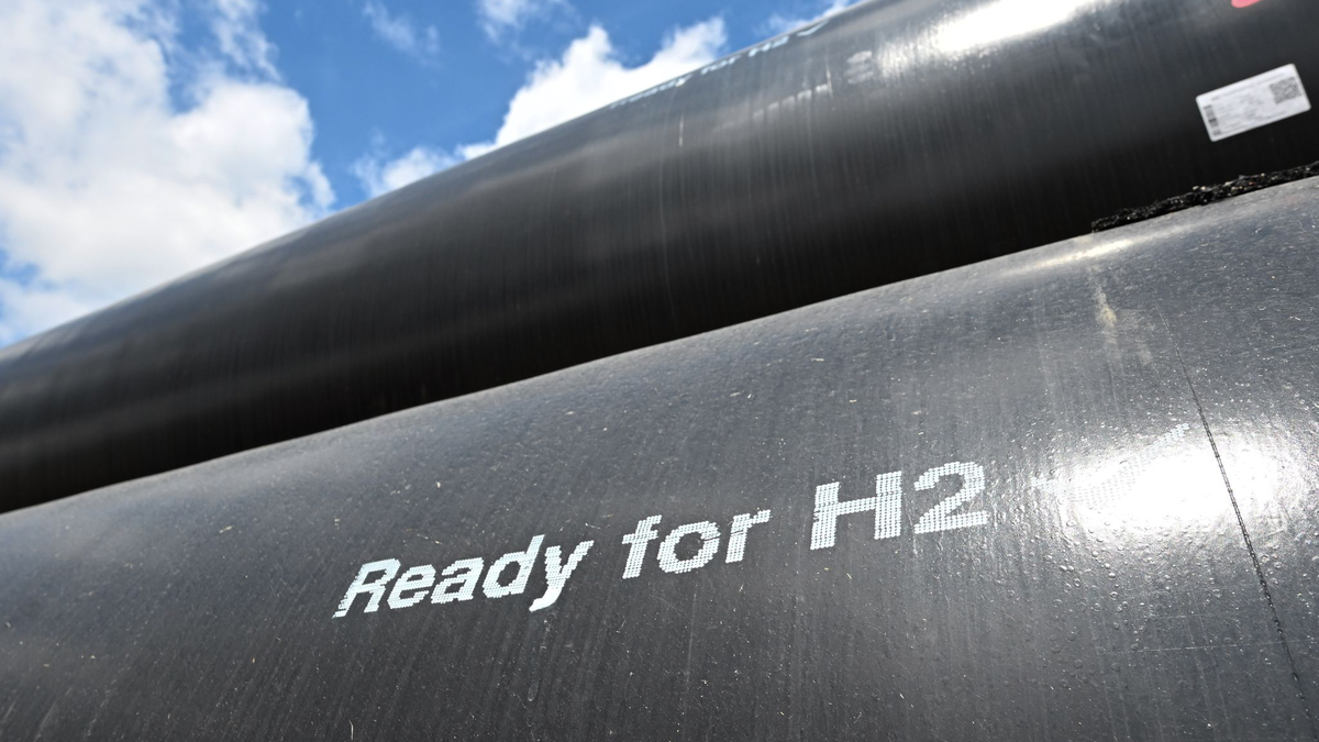 Baustelle für eine neue Pipeline. Laut der EU-Kommission sind die Bemühungen um den Ausbau von klimaneutralen Technologien entscheidend, um die Wettbewerbsfähigkeit der europäischen Industrie sicherzustellen. - Foto: Bernd Weißbrod/dpa