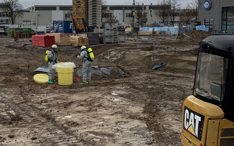 FW-OG: Alte Reizstoffbehälter im Erdboden gefunden - Foto: presseportal.de