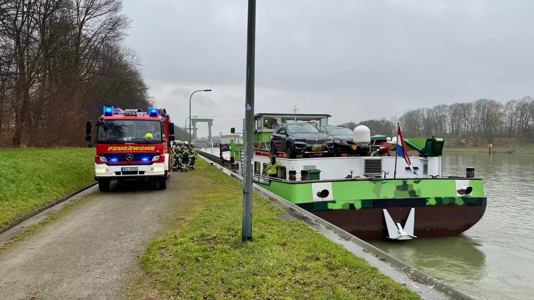 FW Hünxe: Medizinischer Notfall auf einem Schiff und ausgelöste Brandmeldeanlage - Bild: presseportal.de