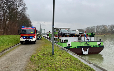 FW Hünxe: Medizinischer Notfall auf einem Schiff und ausgelöste Brandmeldeanlage - Foto: presseportal.de