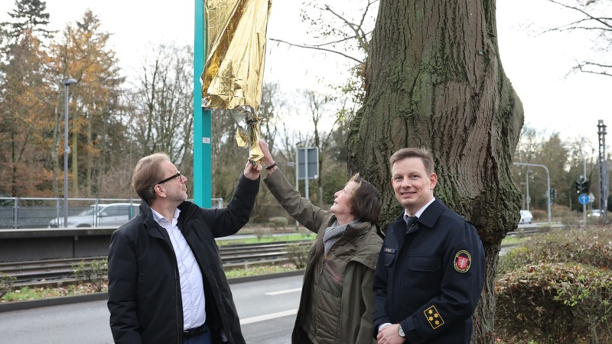 FW-F: Mit Bus und Bahn zur Feuerwehrstraße / Umbenennung der Station Gießener Straße als Teil des Jubiläums 