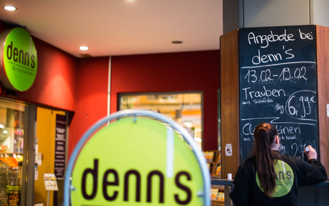 Bio-Supermärkte verzeichnen im laufenden Jahr wieder ein deutliches Umsatzplus. (Archivbild) - Foto: Andreas Arnold/dpa