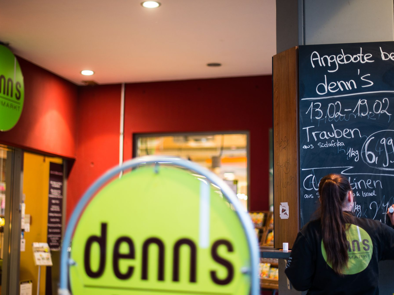 Bio-Supermärkte verzeichnen im laufenden Jahr wieder ein deutliches Umsatzplus. (Archivbild) - Foto: Andreas Arnold/dpa