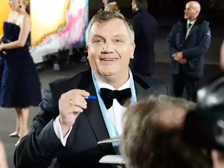 Hape Kerkeling, Entertainer, Komiker, Autor und Schauspieler, gehört zu den beliebtesten deutschen Fernsehstars (Archivbild von 2019). - Foto: Annette Riedl/dpa