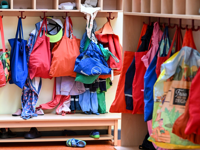 Wenn das Personal kurzfristig fehlt, muss die Kita schließen. (Archivbild) - Foto: Jens Kalaene/dpa