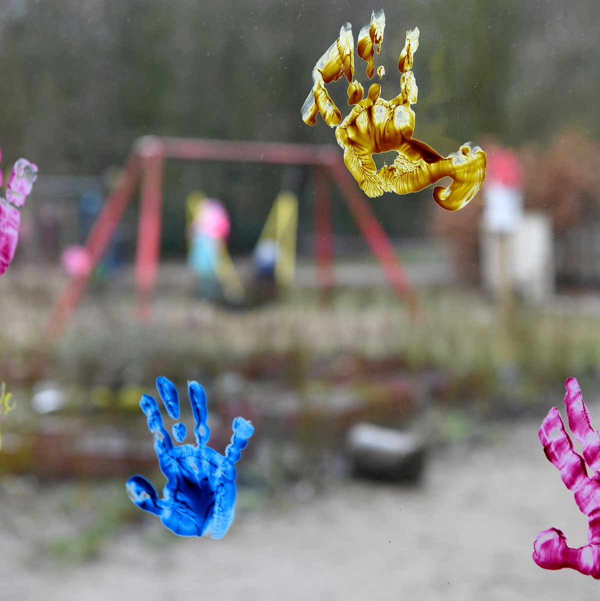 Laut Bertelsmann Stiftung sollte der Fachkräfte-Anteil in Kitas nicht dauerhaft gesenkt werden. (Archivbild) - Foto: Carsten Rehder/dpa