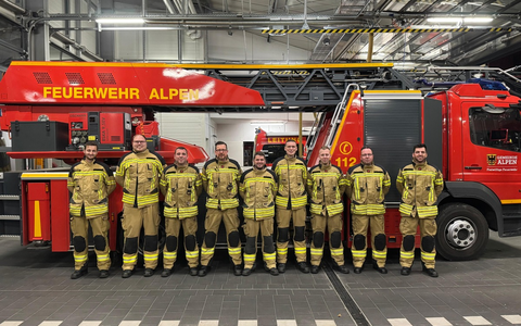 FW Alpen: Neue Drehleitermaschinisten für die Einheit Alpen - Foto: presseportal.de