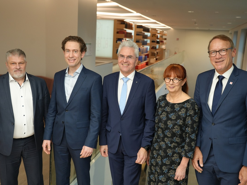 Hubmann bleibt DAV-Vorsitzender und fordert sofortiges, politisches Stärkungssignal - Foto: presseportal.de