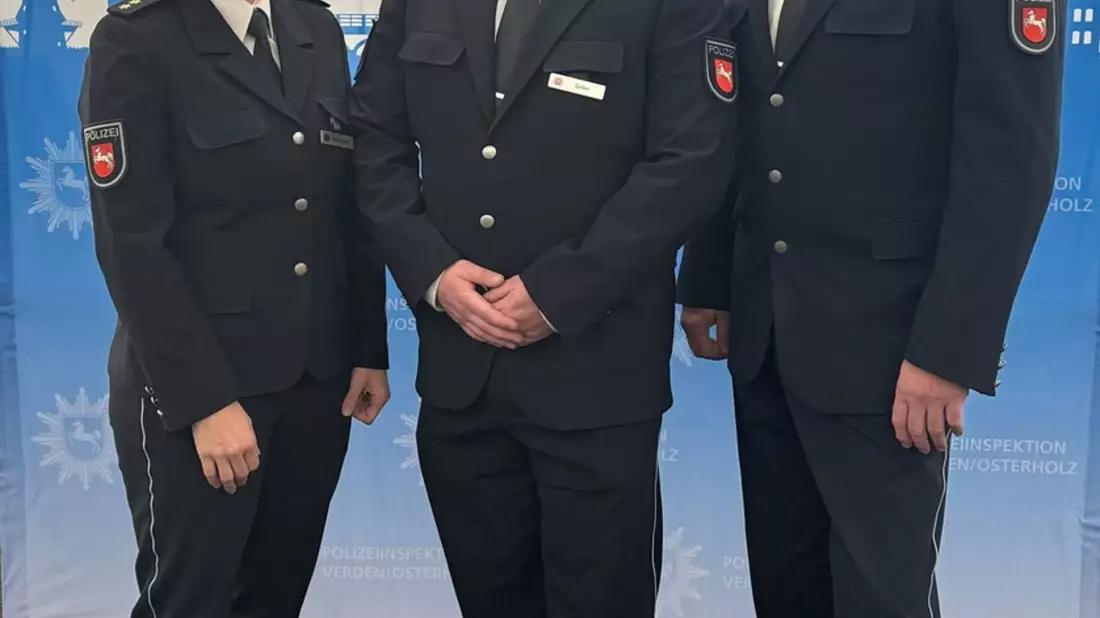 POL-OLD: +++ Neuer Leiter des Einsatzbereichs in der Polizeiinspektion Verden/Osterholz +++ Polizeipräsident Andreas Sagehorn führt Daniel Golon in sein neues Amt ein +++ - Bild: presseportal.de