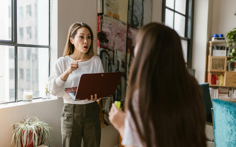Trigger-Alarm in der Erziehung: Jana Alles von Smart Parents enthüllt die 10 häufigsten Stressfaktoren und was Mütter dagegen tun können - Foto: presseportal.de