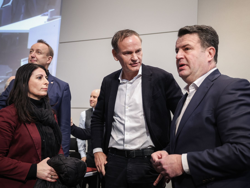 Der VW-Konzern setzt auf starkes Wachstum in den USA. (Archivbild) - Foto: Ronny Hartmann/AFP POOL/dpa