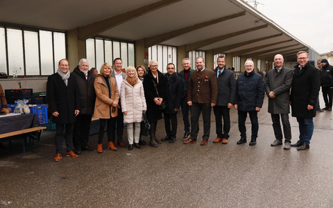 CSU-Fraktion: Gemeinsamer Besuch der Münchner Tafel im Zuge der Sozialkampagne: Bayern - Stark. Sozial. Gerecht. - Foto: presseportal.de