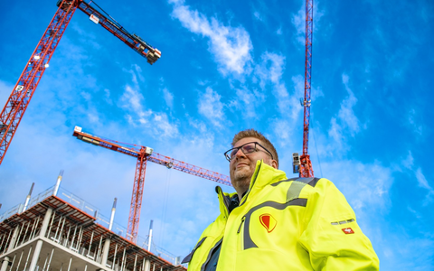 Einbruchschutz für kritische Infrastrukturen: Bastian Rauen von videoalarm.de erklärt, wie Unternehmen ihre Sicherheitsstrategien für das KRITIS-Dachgesetz aufrüsten - Foto: presseportal.de