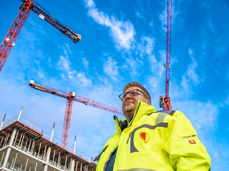 Einbruchschutz für kritische Infrastrukturen: Bastian Rauen von videoalarm.de erklärt, wie Unternehmen ihre Sicherheitsstrategien für das KRITIS-Dachgesetz aufrüsten - Foto: presseportal.de
