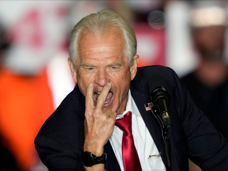 Navarro hatte bereits in Trumps erster Amtszeit eine Beraterrolle im Weißen Haus. (Archivbild) - Foto: Julia Demaree Nikhinson/AP