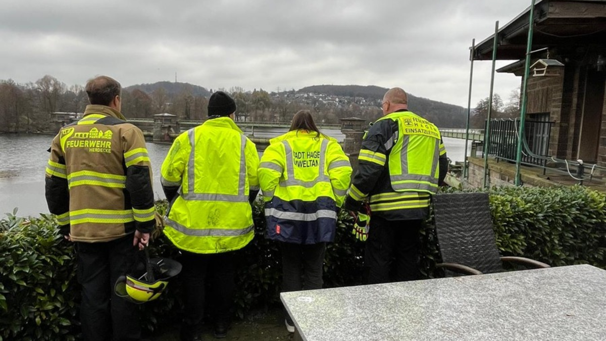 FW-EN: Vier Einsätze - Gewässerverunreinigung, Tierrettung und hilflose Person hinter der Tür. - Foto: presseportal.de