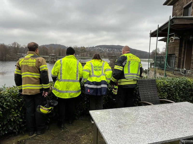 FW-EN: Vier Einsätze - Gewässerverunreinigung, Tierrettung und hilflose Person hinter der Tür. - Foto: presseportal.de
